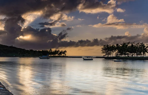 Tropical Sunrise Palm Trees Island Boats Taken Coral Coast Fiji — 图库照片