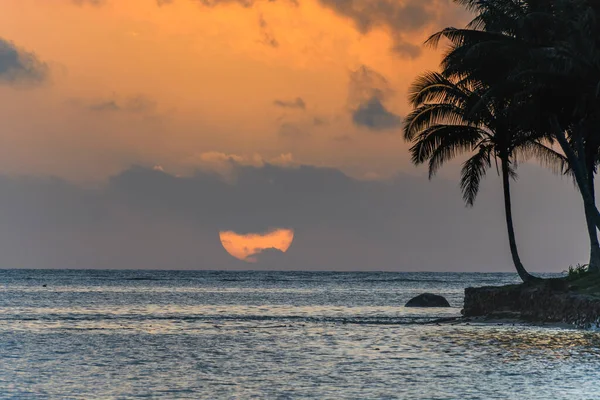 Tropical Sunset Sun Coming Out Clouds Taken Coral Coast Fiji — 图库照片