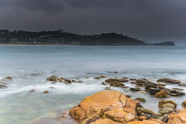Tiempo Húmedo Amanecer Desde Avoca Beach Costa Central Nsw Australia — Foto de Stock