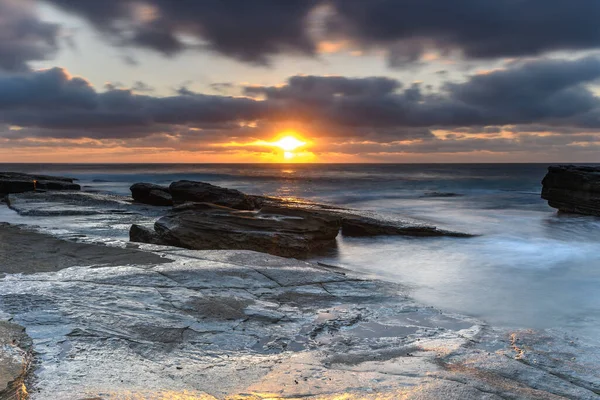 Moody Sunrise Seascape Skillion Terrigal Central Coast Nsw Australia — Stockfoto