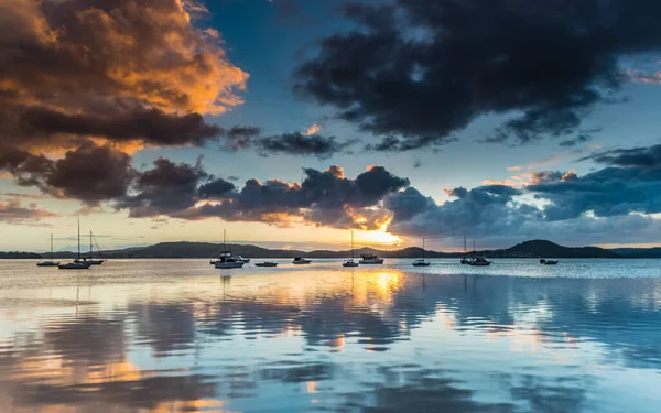 Overcast Waterscape Hints Color Reflections Sunrise Koolewong Waterfront Central Coast — Fotografia de Stock