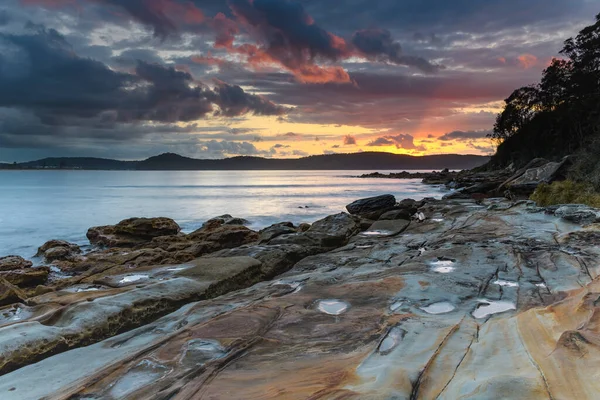 Rain Sunrise Seascape Umina Point Umina Beach Central Coast Nsw — 图库照片