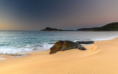 Kuzey İnci Sahili 'nden gün doğumunu görüntülemek, NSW, Avustralya.