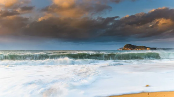 Capturando Amanecer Desde North Pearl Beach Costa Central Nsw Australia — Foto de Stock