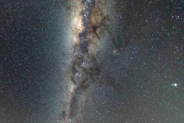 Samanyolu, Mars ve gece gökyüzü. Gresford, NSW, Avustralya dışındaki kırsal bir arazide çekilmiş.