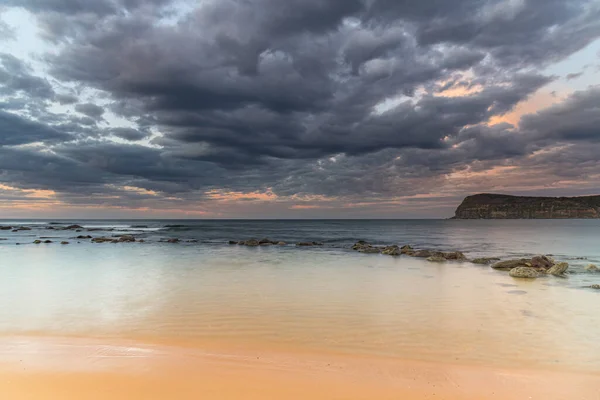 Salida Del Sol Playa Copacabana Costa Central Nsw Australia — Foto de Stock