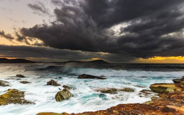 Central Coast, NSW, Avustralya 'daki Terrigal' da The Haven 'dan güneşin doğuşunu yakalıyorum..