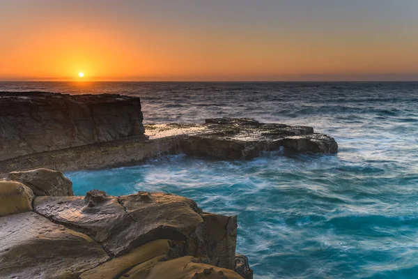 Salida Del Sol Paisaje Marino Plataforma Roca North Avoca Beach — Foto de Stock