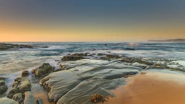 Przechwytywanie Wschodu Słońca Spoon Bay Środkowym Wybrzeżu Nsw Australia — Zdjęcie stockowe