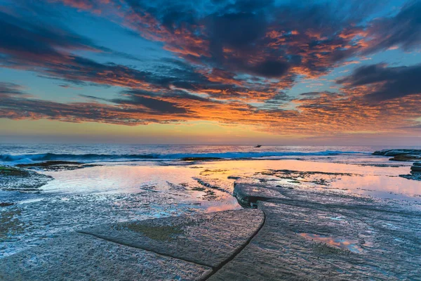 Sunrise Sea Cape Rock Platform Skillion Terrigal Central Coast Nsw — Fotografie, imagine de stoc