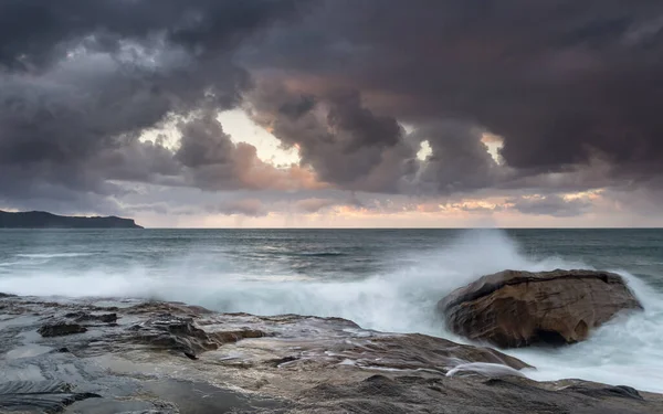 Salida Del Sol Con Nubes Tormenta Desde North Pearl Beach — Foto de Stock