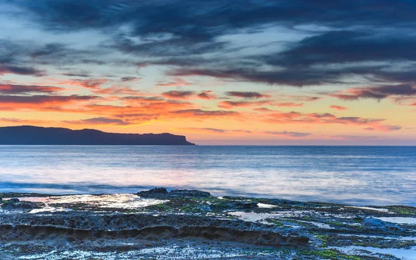 Sunrise Seascape Com Nuvens Pearl Beach Costa Central Nsw Austrália — Fotografia de Stock