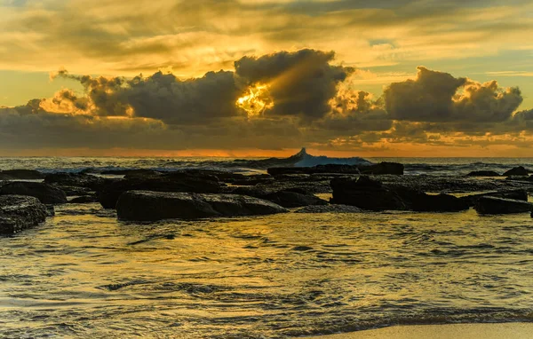 Sunrise Seascape Aufgenommen Spoon Bay Wamberal Der Central Coast Nsw — Stockfoto