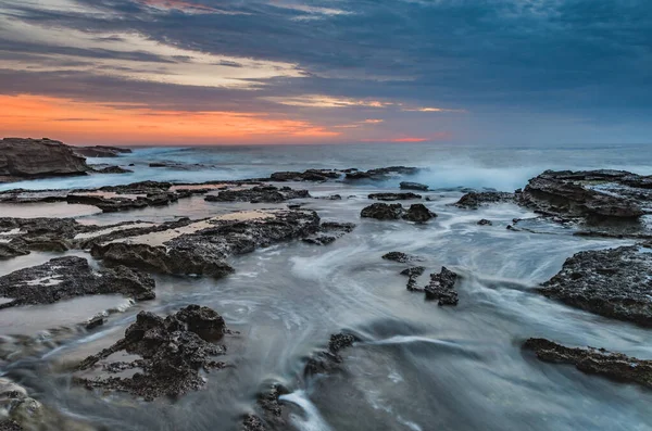 Sunrise Seascape Rocky Headland Zdobyte Norah Head Przylądku Central Coast — Zdjęcie stockowe