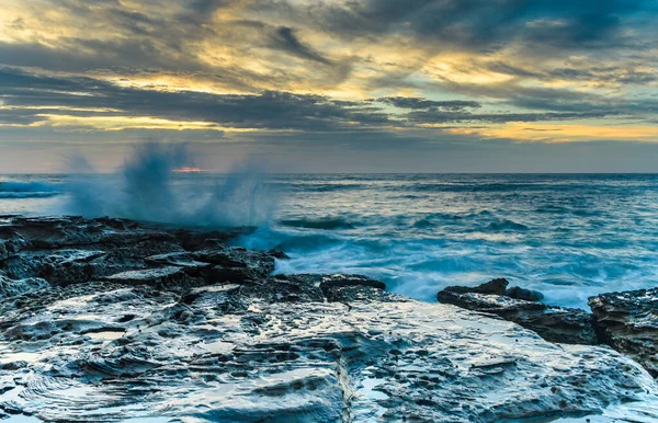 澳大利亚新南威尔士州中部海岸托旺湾拍摄的日出海景 — 图库照片
