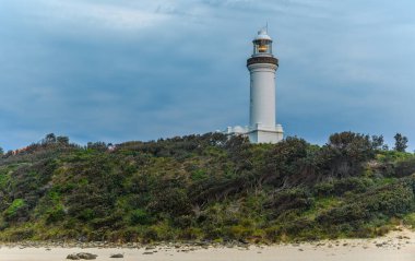 Norah Head Light, Yeni Güney Galler, Avustralya 'da bulunan Norah Head' de bulunan aktif bir deniz feneridir.
