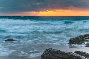 Killcare Beach, Killcare, Central Coast, NSW, Avustralya 'da Sunrise Seascape Taken