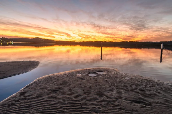 Sonnenaufgang Wasserlandschaft Und Reflexionen Über Die Bucht Aufgenommen Bei Woy — Stockfoto