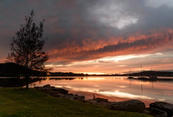 Cloudy Dawn Reflections Bay Tascott Koolewong Central Coast Nsw Australia — 图库照片