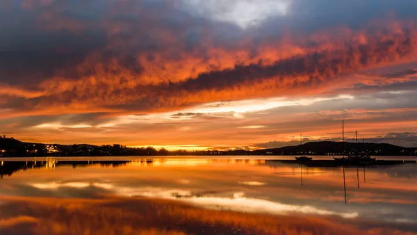 Colourful Dawn Reflections Bay Tascott Koolewong Central Coast Nsw Australia — 图库照片