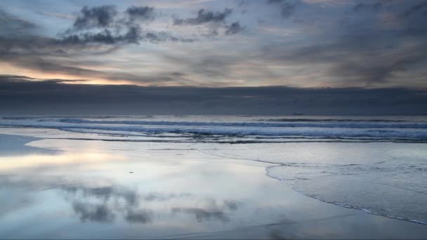 Απαλό Γαλάζιο Sunrise Seascape Σύννεφα — Αρχείο Βίντεο