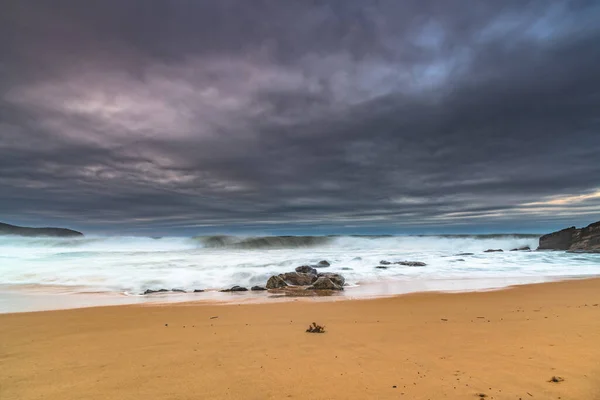 นไรซ สเคปจากหาดค ลแคร บนชายฝ งกลางร วเซาท เวลส ออสเตรเล — ภาพถ่ายสต็อก