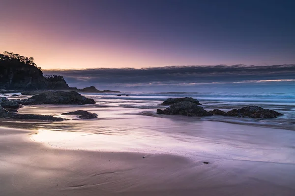 Avustralya Nsw Nin Güney Kıyısındaki Malua Körfezi Nde Bulutlu Sunrise — Stok fotoğraf