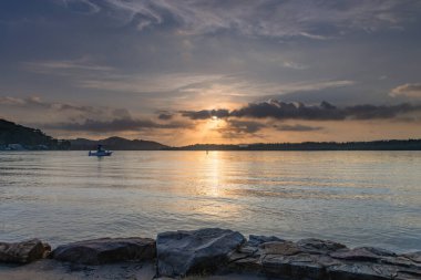 Ekinoks Sunrise Waterscape from Woy Woy from the Central Coast, NSW, Avustralya.