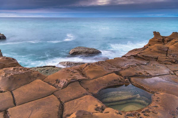 Overcast Sunrise Seascape North Avoca Beach Central Coast Nsw Australia — Foto de Stock
