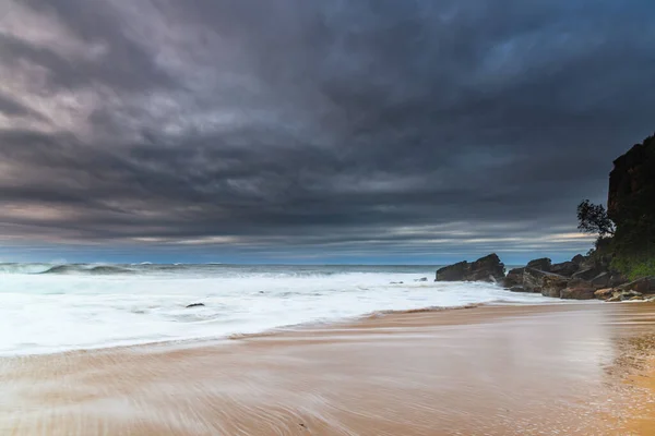 South Swell Swell Overcast Sunrise Seascape Killcare Beach Central Coast —  Fotos de Stock