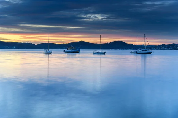 Bunte Wolken Und Sonnenaufgang Von Der Koolewong Waterfront Der Central — Stockfoto