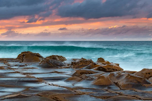 Nubes Lluvia Movimiento Sunrise Seascape North Avoca Beach Central Coast — Foto de Stock