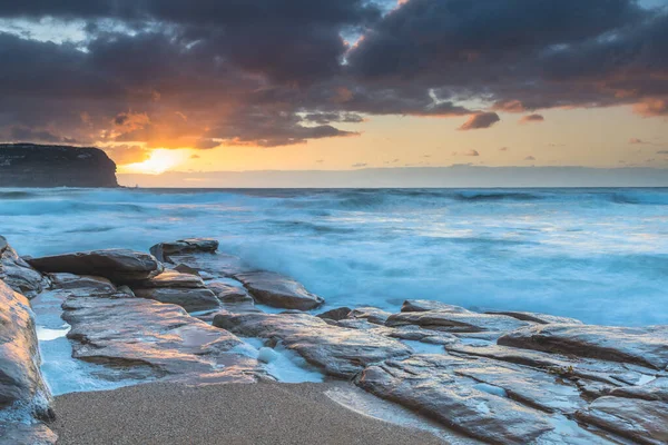 Paisaje Marino Amanecer Con Cobertura Nube Media Macmasters Beach Costa — Foto de Stock