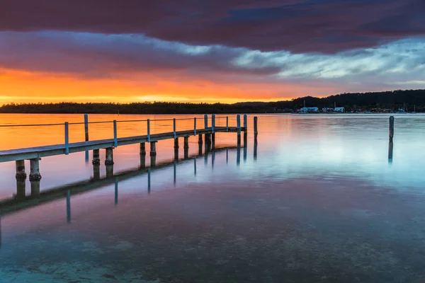 Wolken Erfüllten Himmel Sonnenaufgang Wasserlandschaft Der Woy Woy Waterfront Der — Stockfoto