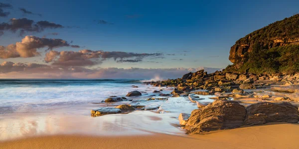 Morski Krajobraz Wschodem Słońca Chmurami Plaży Killcare Central Coast Nsw — Zdjęcie stockowe