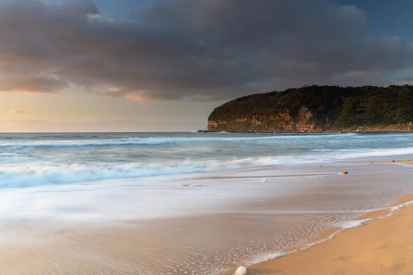 Sunrise Seascape Con Copertura Cloud Media Macmasters Beach Sulla Costa — Foto Stock