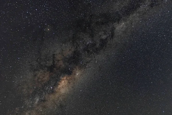 从澳大利亚新南威尔士州中部海岸的Killcare海滩拍摄的星空与银河夜空 — 图库照片