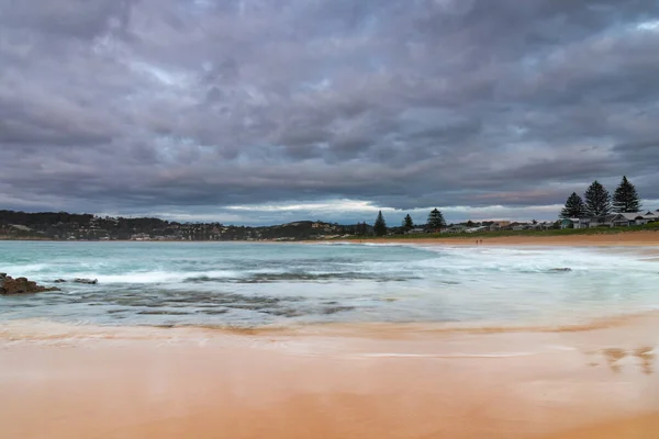 Overcast Sunrise Seascape North Avoca Beach Central Coast Nsw Australia — Foto de Stock