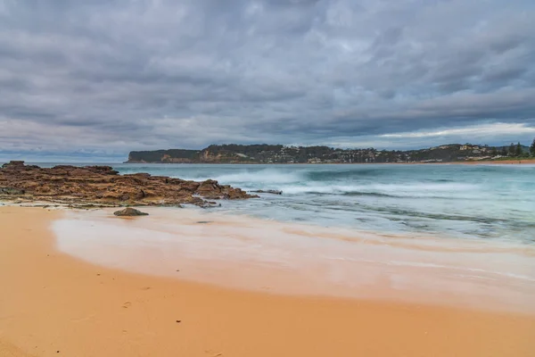 Overcast Sunrise Seascape North Avoca Beach Central Coast Nsw Australia — Foto de Stock