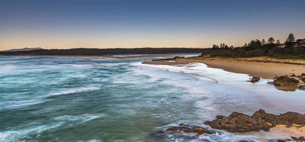 オーストラリア ニューサウスウェールズ州のサウスコーストにある1本の木のビーチ — ストック写真