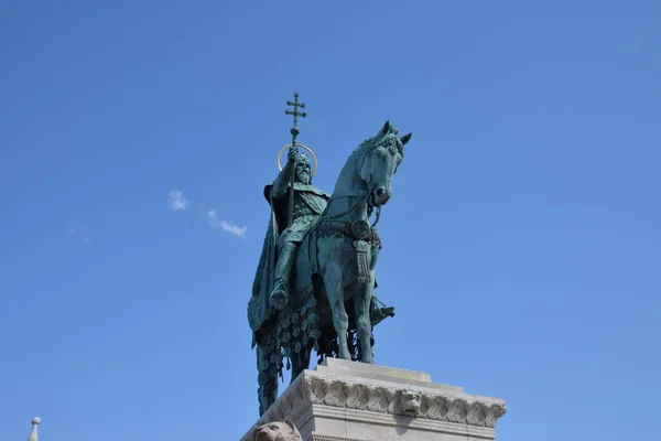 ブダペスト ハンガリー フィッシャーマンズベースと聖イストバンへの記念碑 — ストック写真