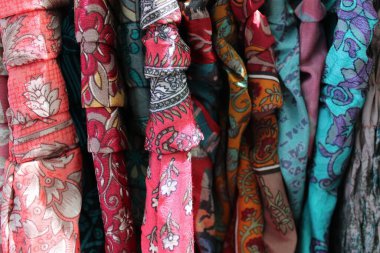 Pamuk elbiselerin güzel tonları