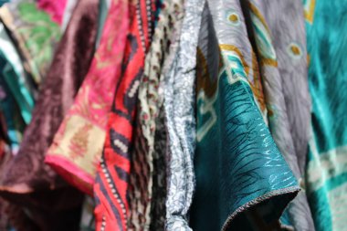 Pamuk elbiselerin güzel tonları