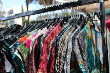 Pamuk elbiselerin güzel tonları