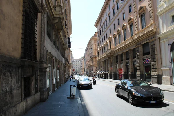 Menschen Fuß Rom Stadtzentrum Italien — Stockfoto