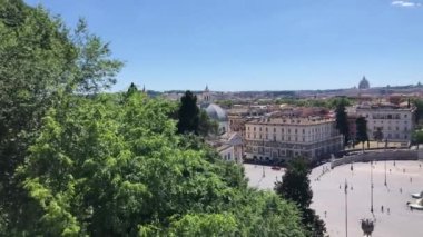 Roma şehir merkezi Piazza del Popolo Roma 'nın ünlü simgesidir.