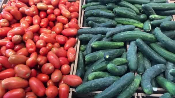 Gemüseladen Gemüse Auf Dem Display Boxen Auf Gemüseladen — Stockvideo