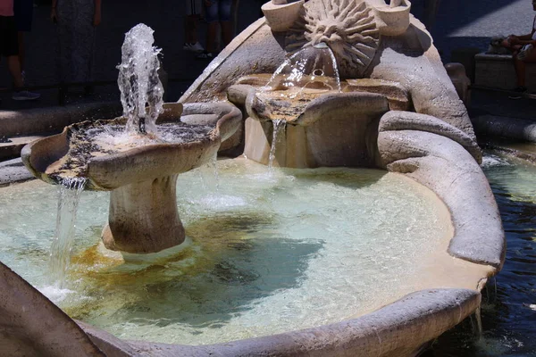 西班牙台阶前的喷泉罗马意大利 — 图库照片