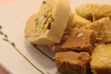 Pakistanlı tatlılar Hint tatlıları