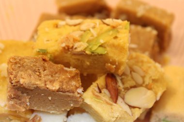 Pakistanlı tatlılar Hint tatlıları